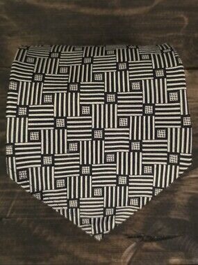 XMI Men's Silk Tie Geometric Pattern Handmade USA 58" x 4"